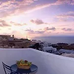 Oia's Sunset 2* Oia (Santorini)